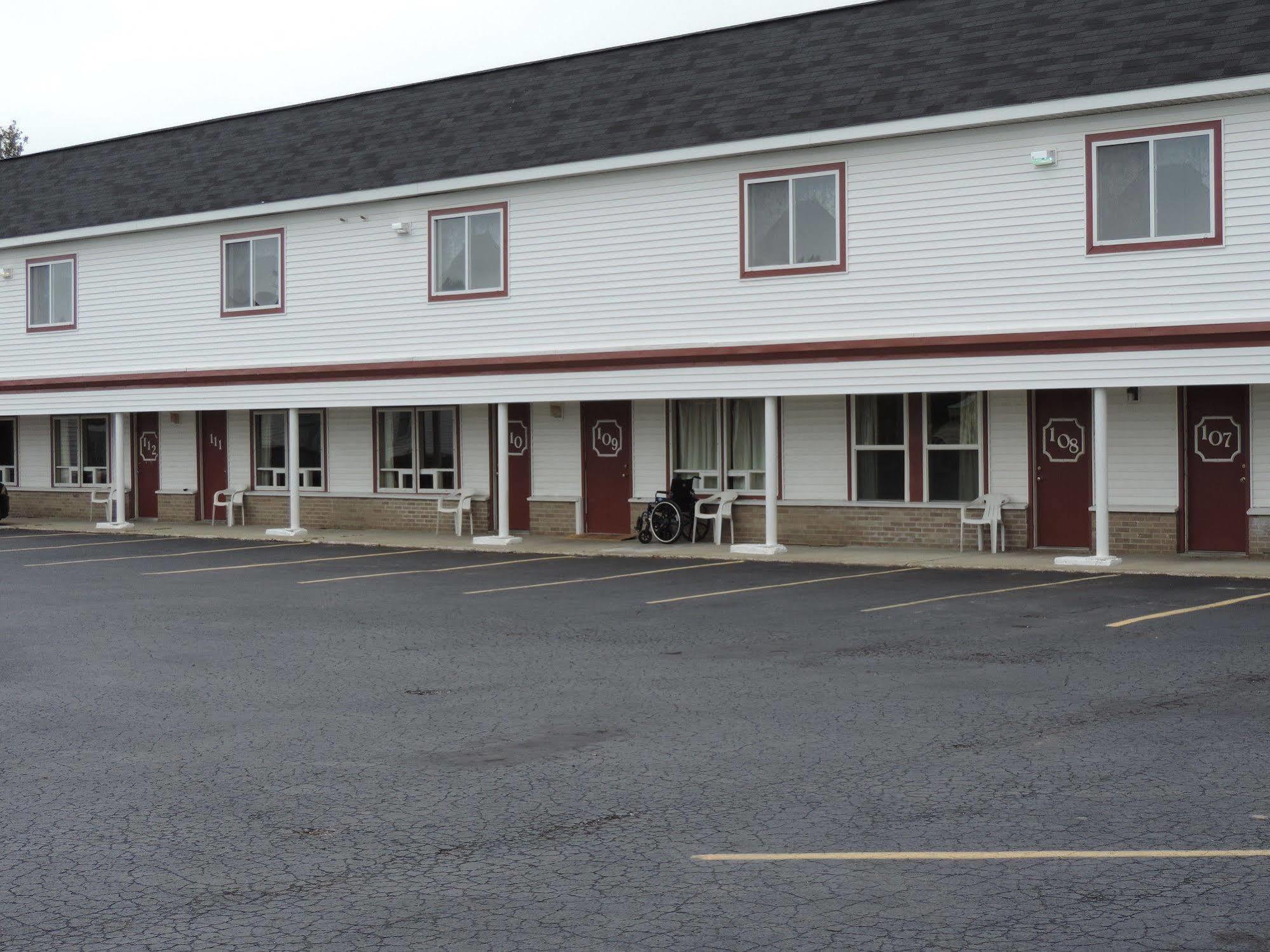 קלקסקה North Country American Inn מראה חיצוני תמונה