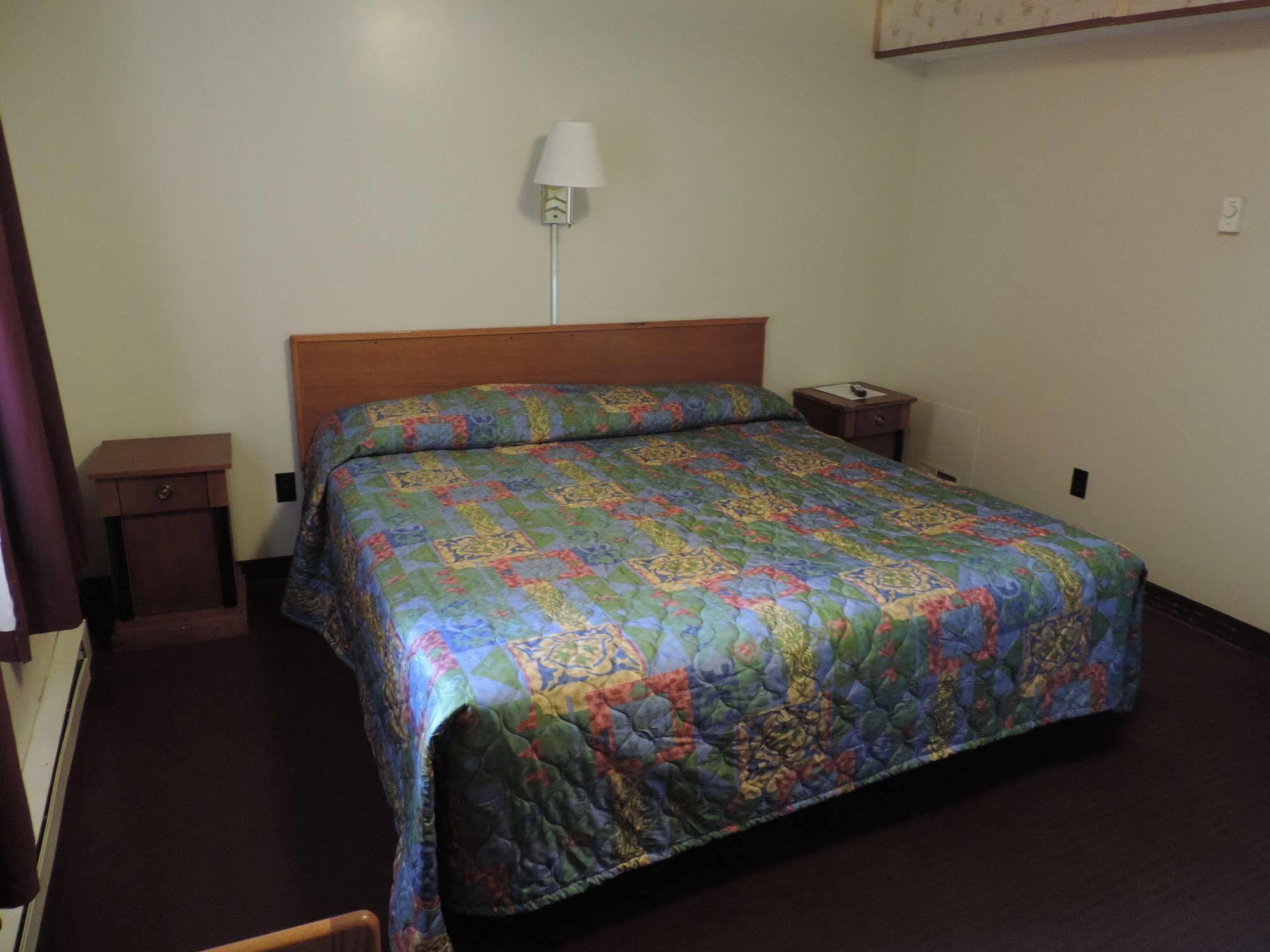 קלקסקה North Country American Inn מראה חיצוני תמונה