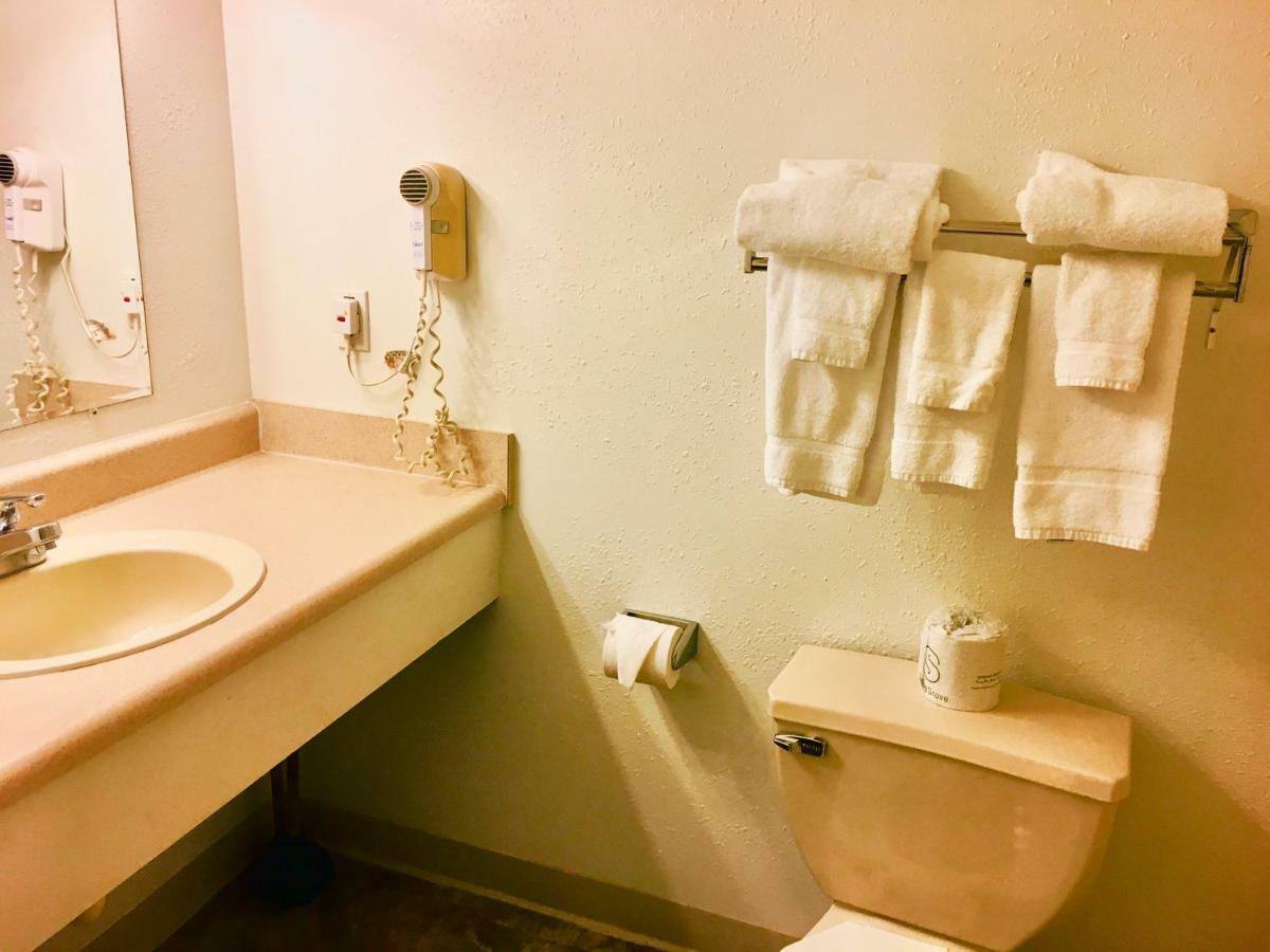 קלקסקה North Country American Inn מראה חיצוני תמונה